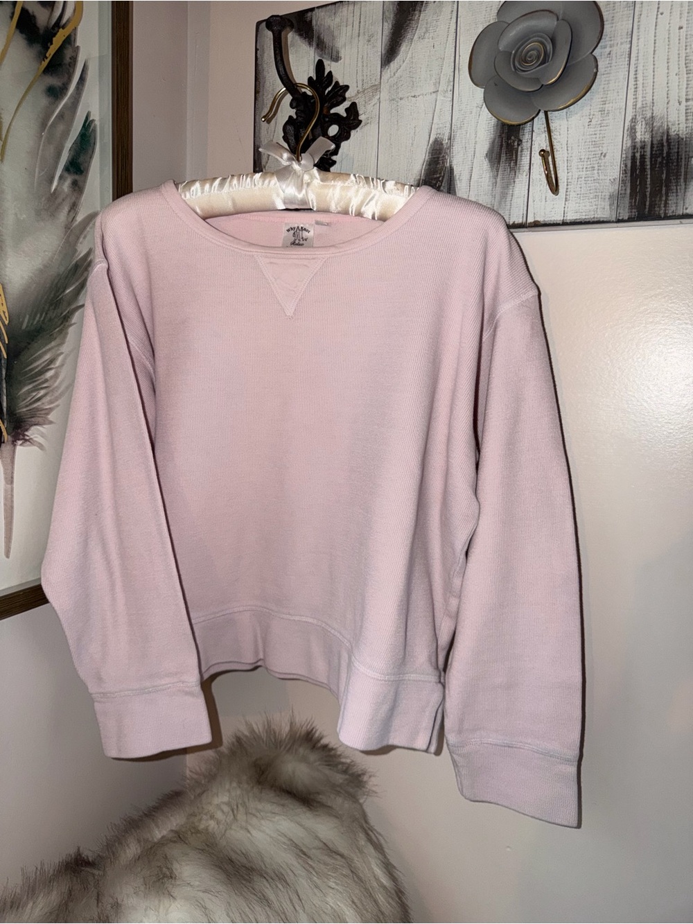VINTAGE Why Knot Relax Ribbed Crewneck Sweatshirt V-notch Detail- Light Pink